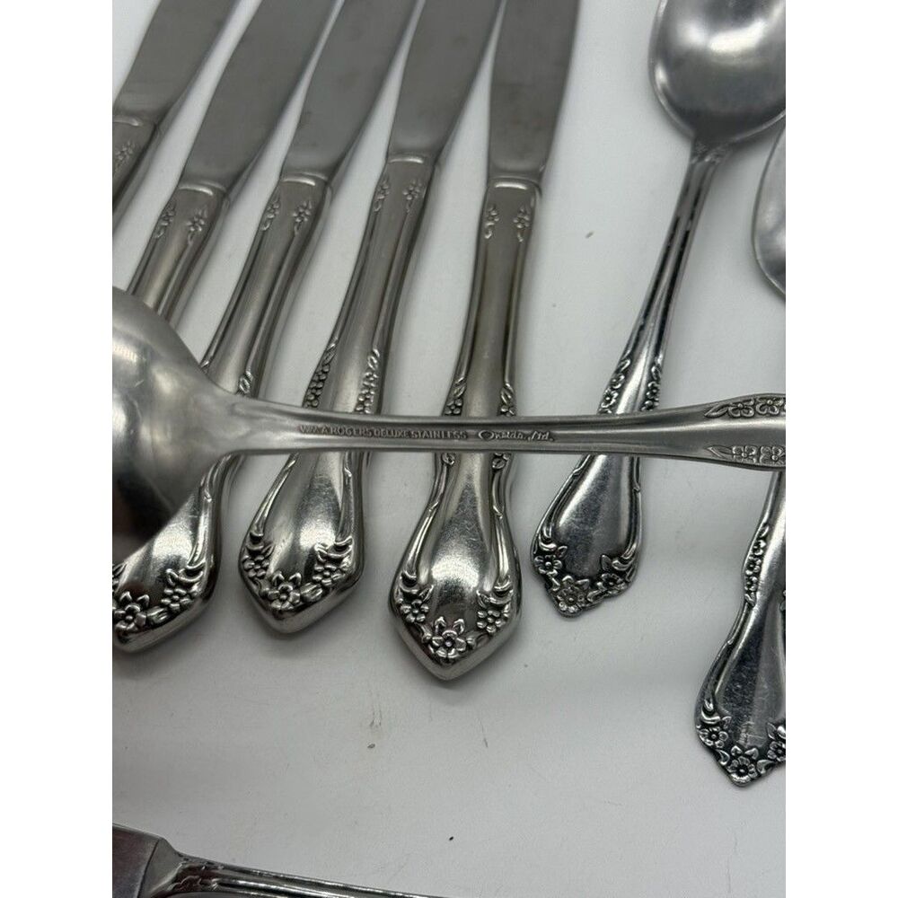 Vintage Wm A Rogers Deluxe Stainless Flatware Set 13pc Flower Pattern USA Silver